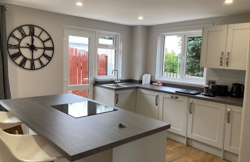 Ayr Casa | Leeward House - Donnini Apartments
