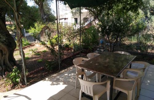 Tsoukaladhes Casa | Lefkas house with garden