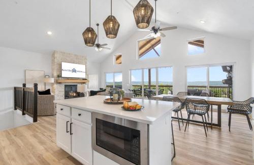Kimberling City Casa | Legacy Lakeside Retreat
