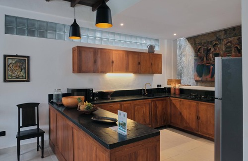 North Legian Villa | Legian 6BR Villa 16px Big Group Walk to 66 Beach