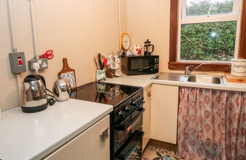 Macroom Casa | LEHANE'S COTTAGE, pet friendly in Clondrohid, County Cork
