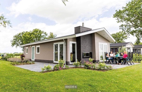 Cromvoirt Chalet De Esquí | ✓ Leijhoeve at Résidence de Leuvert ✓ Holiday home for 6 persons ✓ Located near Den Bosch (Noord-Brabant) ✓ Near De IJzeren Man ✓ Book directly through the park