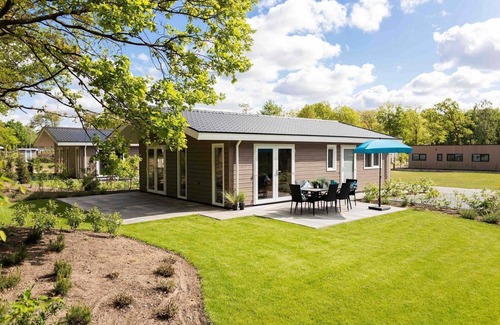 Cromvoirt Chalet De Esquí | ✓ Leijhoeve at Résidence de Leuvert ✓ Holiday home for 2 persons ✓ Located near Den Bosch (Noord-Brabant) ✓ Near De IJzeren Man ✓ Book directly through the park