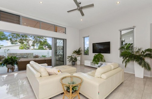 Kingscliff Casa | Leilani Hale at Salt Village