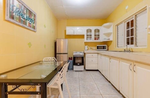 Tower Isle Apartamento | Leisure Duplex At Csompo Silver Manor