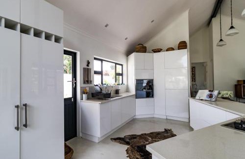 Knysna Casa | Leisure Isle 2 bedroom home with essential power.