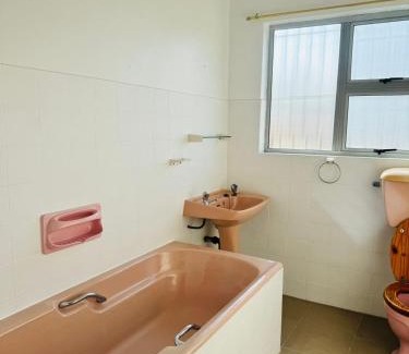 Parow Casa | Leisure Lodges Middle Room