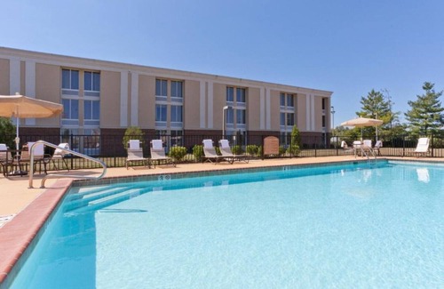 Woodstock Casa | Leisure travelers staying in our beautiful room !!