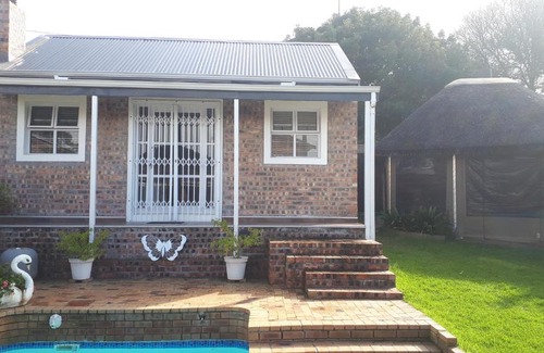 Eikenbosch Apartamento | Lekker Le - Cottage