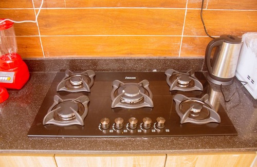 Ofin Casa | Lekki Aprt/Pool/Gym/sleeps 6/ FreeP/Tv/WiFi