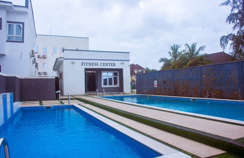 Ofin Casa | Lekki Aprt/Pool/Gym/sleeps 6/ FreeP/Tv/WiFi