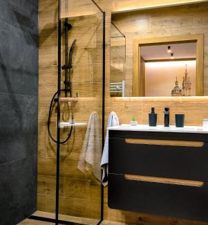 Pradnik Czerwony Apartamento | Lema Tauron Arena Two Bedroom Apartment