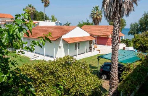 Kavos Casa | LeMaMi Seafront Bungalows