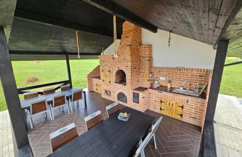 Ciocanesti Casa | Lemont