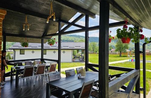 Ciocanesti Casa | Lemont
