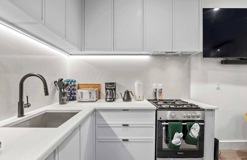 Brooklyn Condominio | Lenox Place by Rove | Private Patio & Shared Roof