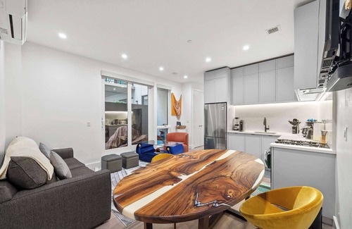Brooklyn Condominio | Lenox Place by Rove | Private Patio & Shared Roof