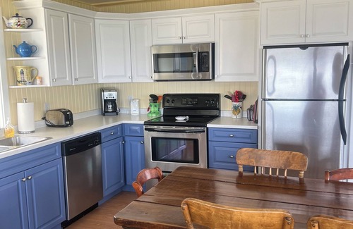 Brackley Beach Cabaña | Lenrose Cottage. Waterfront in Brackley Beach. Close to National Park Beaches