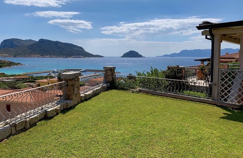 Baia Caddinas Apartamento | Lentischio by Interhome