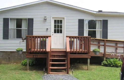 Rileyville Casa | LENTZ LANE LODGE VIEWS, VIEWS, VIEWS AND JUST MINUTES TO SHENANDOAH RIVER