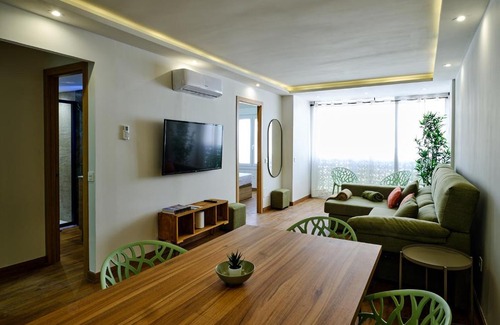 San Felipe Neri Apartamento | Leo Home- bright & centric 3 bedrooms apartment with private parking inside