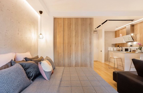 Novi Beograd Apartamento | Elegante apartamento de lujo LEO, estacionamiento, WiFi