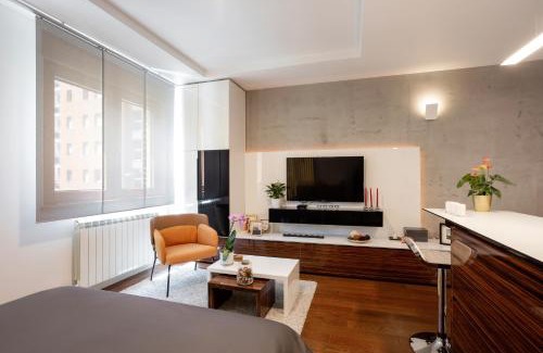 Novi Beograd Apartamento | Leo Modern Urban Stay, Self Check-In, Free Garage