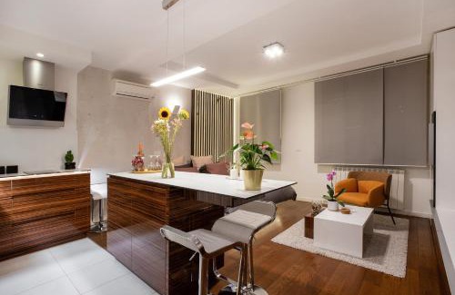 Novi Beograd Apartamento | Leo Modern Urban Stay, Self Check-In, Free Garage