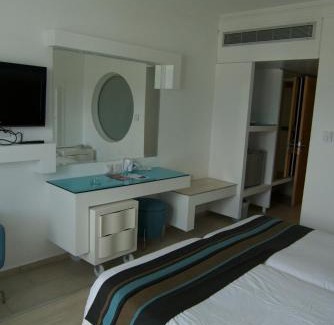 Paphos Hotel | Leonardo Plaza Cypria Maris Beach Hotel & Spa