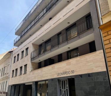 Corvin negyed Apartamento | Leonardo50 Grande Apartment