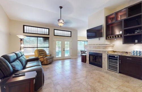 Gilbert Casa | Leo’s Pool & Park House