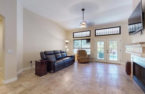 Gilbert Casa | Leo’s Pool & Park House