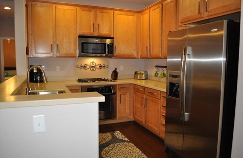 North Natomas Casa | LePark YELLOW with Pool & Spa Next to Downtown Golden One Airport