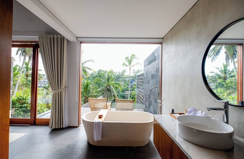 Pejeng Kawan Hotel | LeRosa Valley Resort