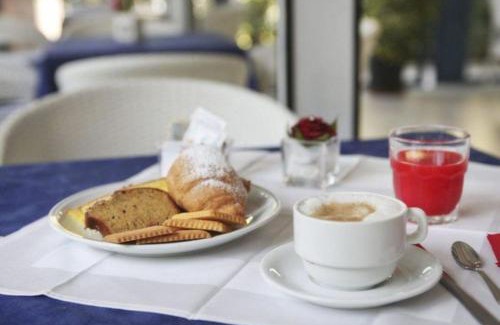 Ouakam Cama Y Desayuno | Les 5 lanternes by Clara