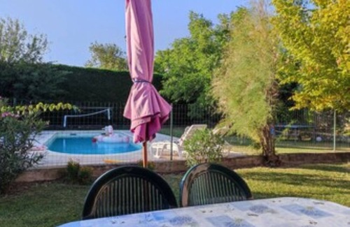 Alleins Villa | Les Arcades, a quiet corner