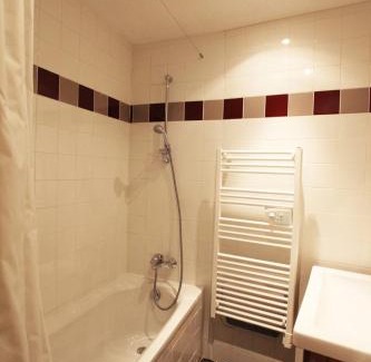 Villar-d'Arene Apartamento | Les Cabasses 6 - Accommodation in a village house