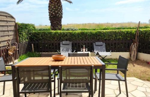 Saint-Cyprien Plage Apartamento | LES CAPITELLES 5 - Accès direct à la plage depuis le jardin - T2 avec cabine - 6 pers - jardin - Piscine - parking
