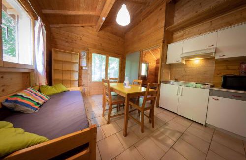 Sauveterre-de-Rouergue Chalet De Esquí | Les Chalets de la Gazonne