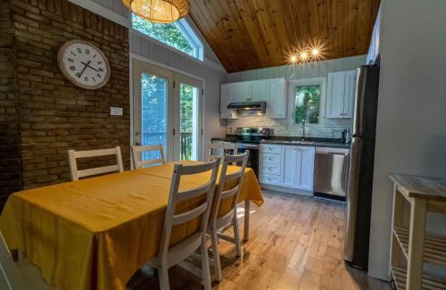 Lac-Sergent Chalet De Esquí | Les Chalets Tourisma - Chalet dans les bois avec lac privé - Le Colibri
