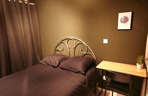 La Faourette Apartamento | Les chambres de Sandrine avec salle d'eau privée - Appartement partagé de 3 chambres