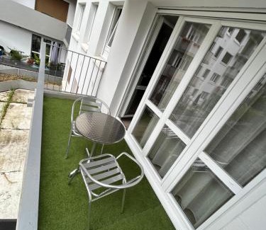 Plantieres Queuleu Apartamento | Les chambres du Graoully - Le 136 - Metz Queuleu - Place de parking intérieur