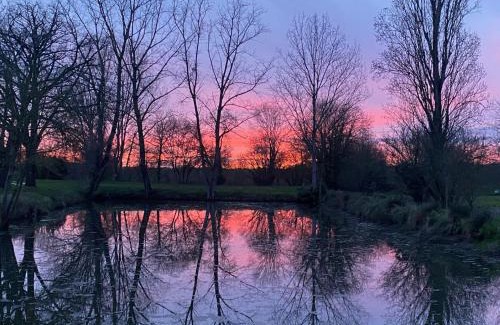 Saint-Antoine-Cumond Cama Y Desayuno | Les Chantours, Domaine naturel arboré et fleuri de15 hectares