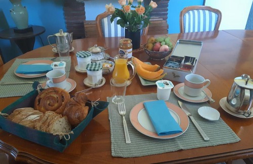 Montjoire Cama Y Desayuno | Les Convertigues