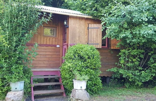 Saint-Julien-d'Arpaon Casa | Caravana-Confortable-Baño con ducha-Vista al Jardín