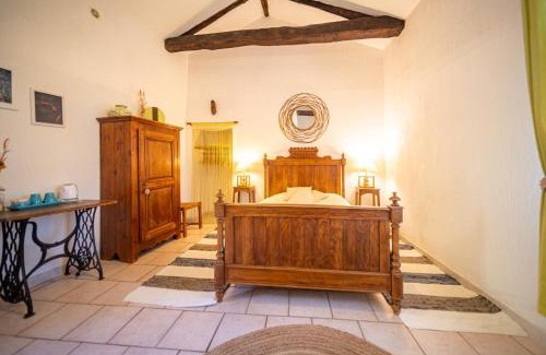 Saint-Julien-d'Arpaon Cama Y Desayuno | Les Copains à Bord
