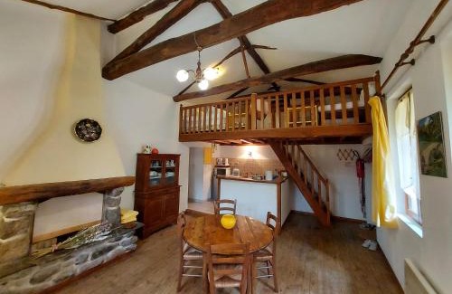 Saint-Julien-d'Arpaon Casa | Les Copains a Bord - gites
