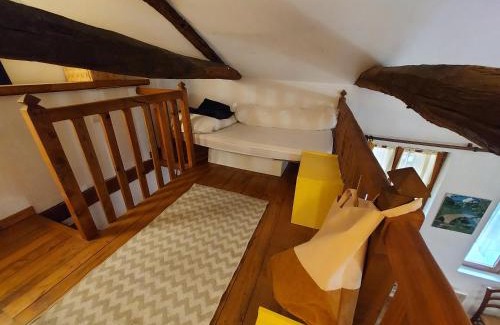 Saint-Julien-d'Arpaon Casa | Les Copains a Bord - gites