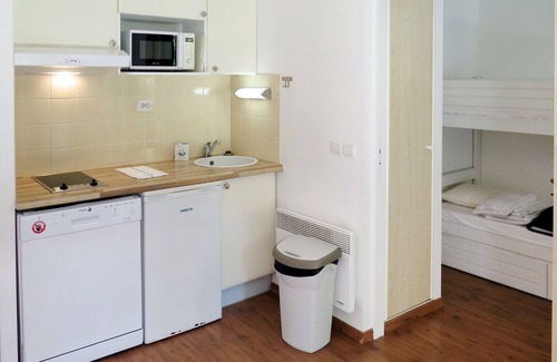 Parentis-en-Born Apartamento | Les Cottages du Lac T1 by Interhome
