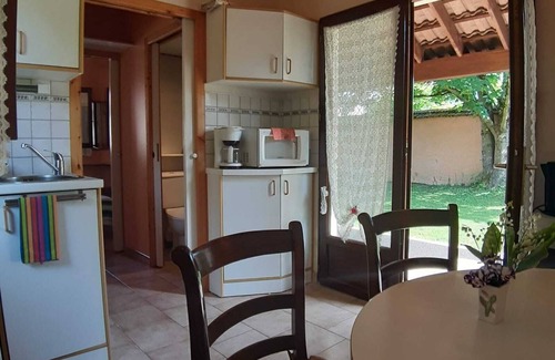 Saint-Georges-d'Esperanche Casa | Les Jardins du Castel Gites Annick et Jean Paul Appartement 5